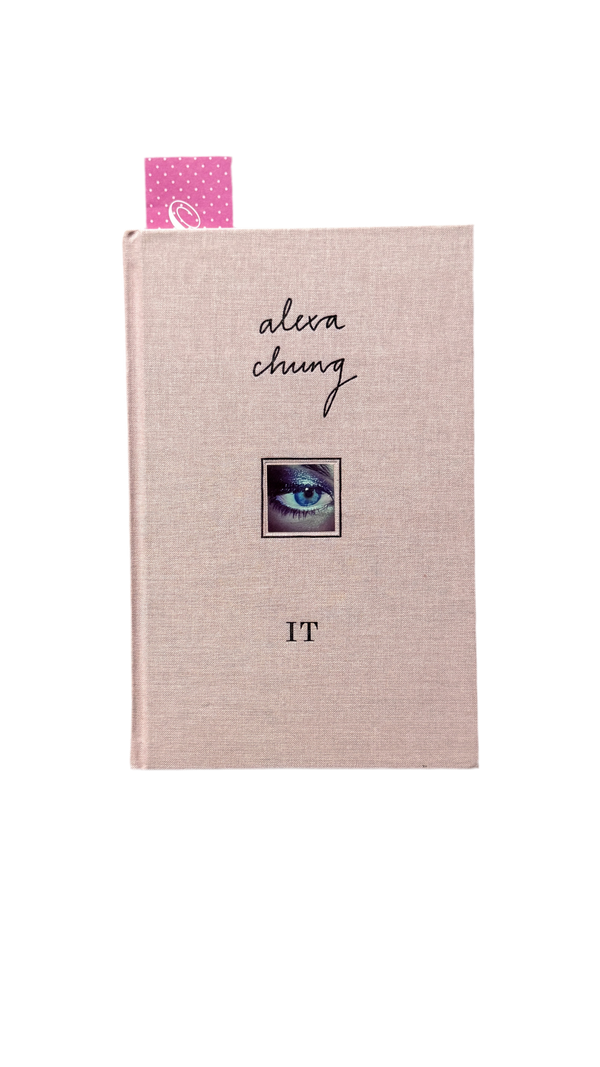 IT- ALEXA CHUNG (Illustrated Hard Cover)